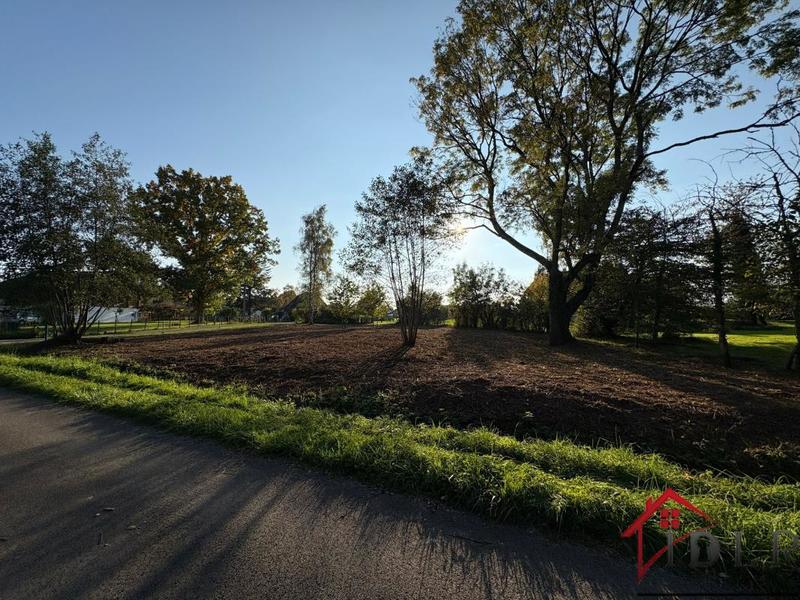 Terrain constructible - 1 350 m²