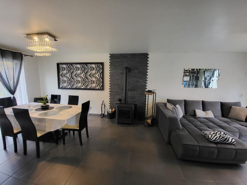 Maison - 95 m² - 5 pièces