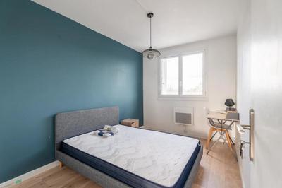 Chambre - 64 m² - 1 pièce