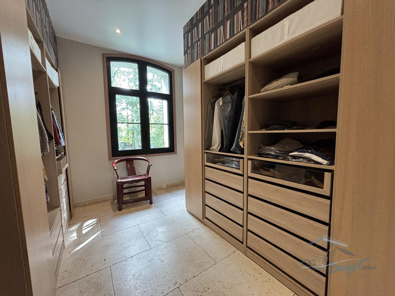 Maison ancienne - 370 m² - 12 pièces