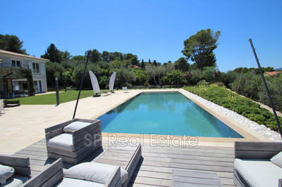 Demeure - 600 m² - 10 pièces