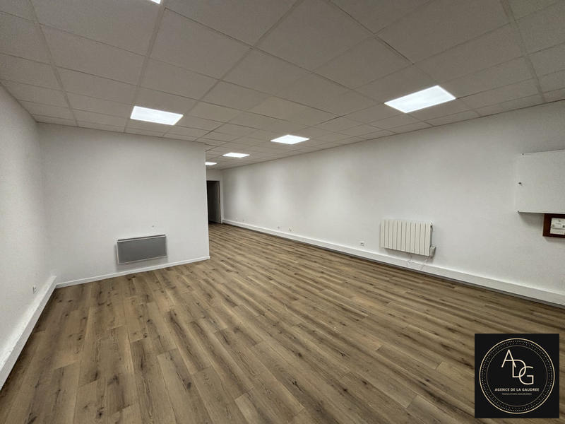 Local commercial - 120 m² - 3 pièces