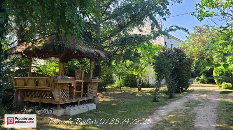 Maison - 218 m² - 11 pièces