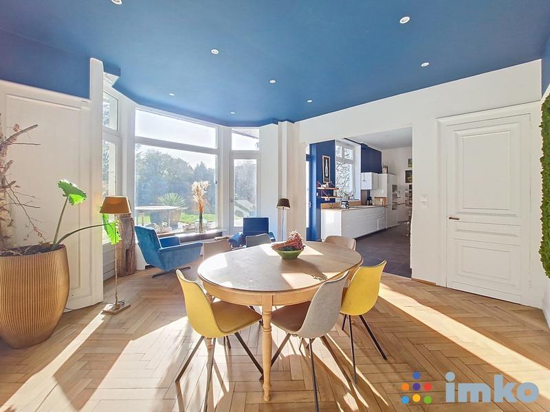 Maison - 215 m² - 7 pièces