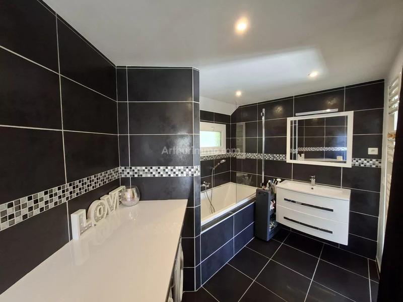 Maison - 77 m² - 4 pièces