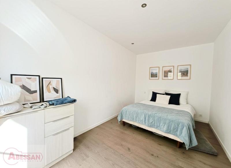 Maison - 457 m² - 16 pièces