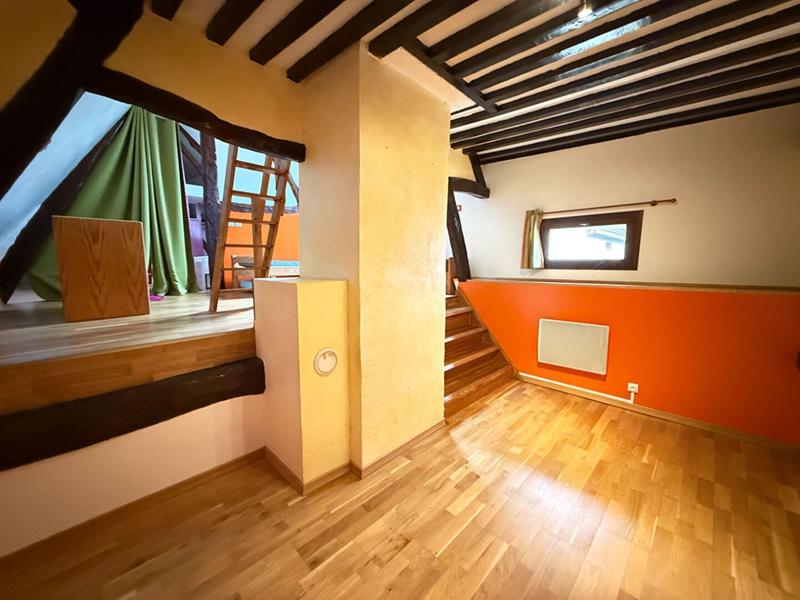 Maison - 313 m² - 14 pièces