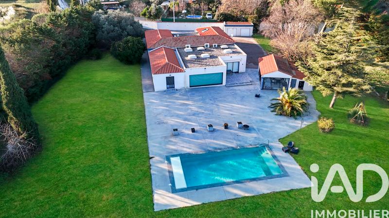 Maison - 285 m² - 5 pièces