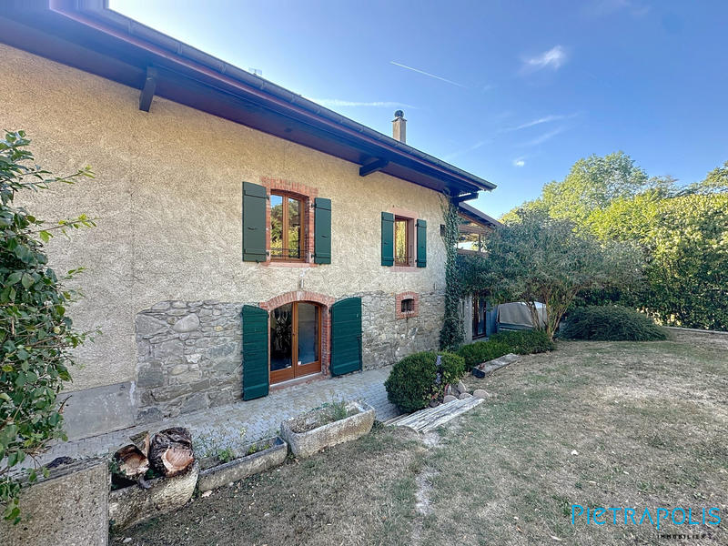 Maison ancienne - 210 m² - 6 pièces