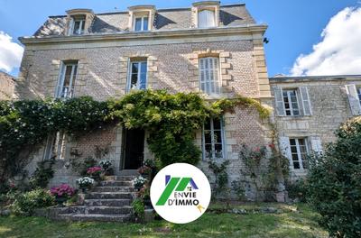 Maison - 340 m² - 13 pièces