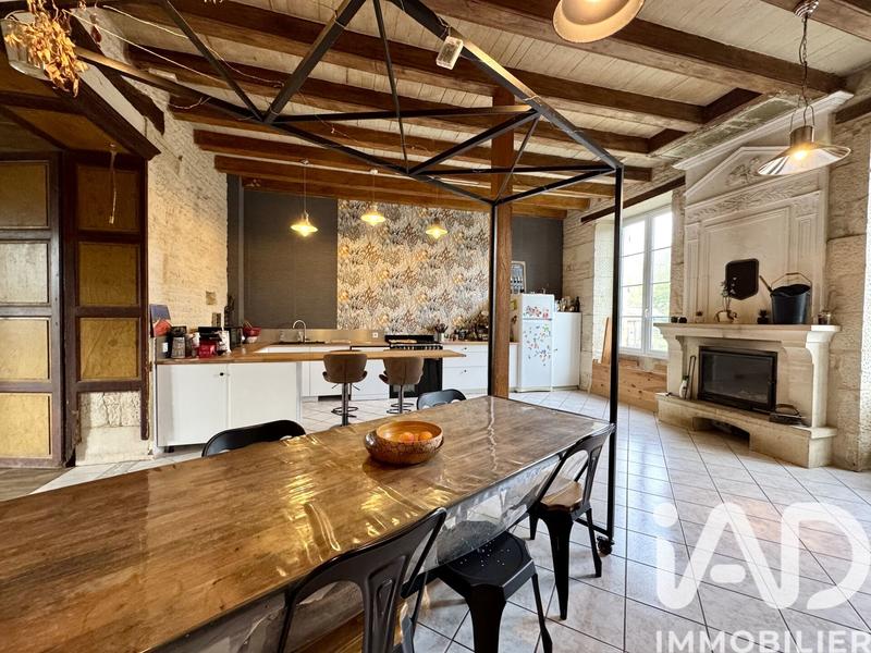 Maison - 238 m² - 6 pièces