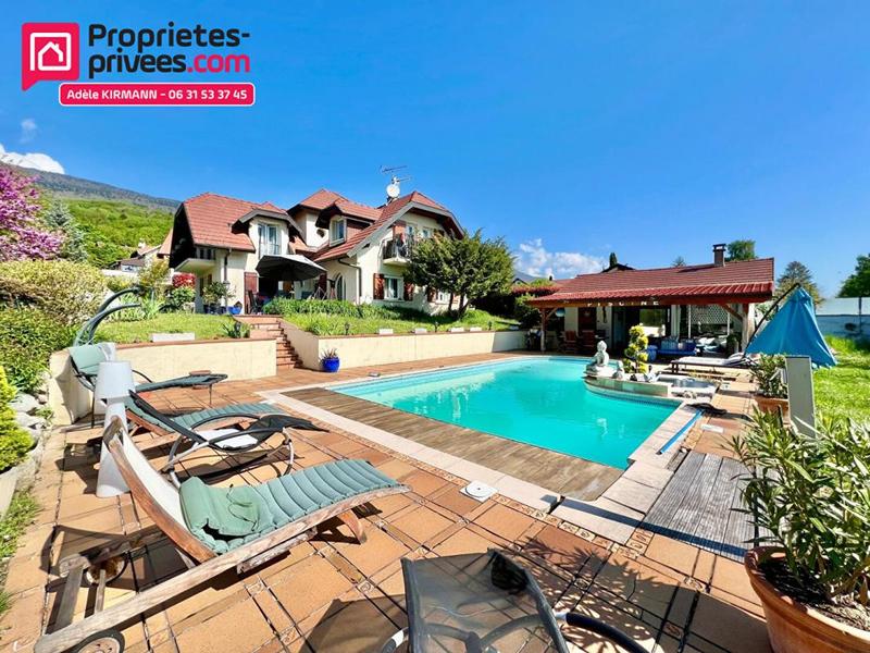 Maison - 212 m² - 7 pièces