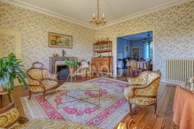 Maison - 286 m² - 13 pièces