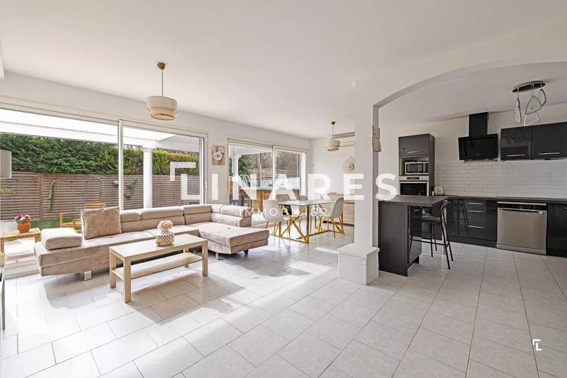 Maison - 93 m² - 4 pièces