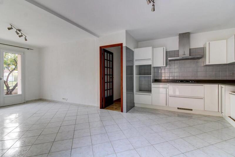 Propriété - 200 m² - 8 pièces