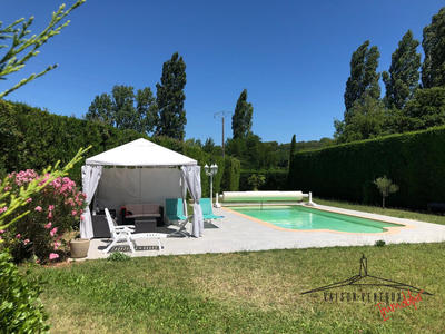 Maison - 182 m² - 7 pièces