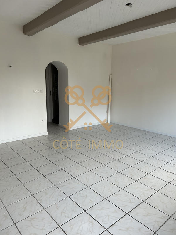 Maison - 250 m² - 8 pièces