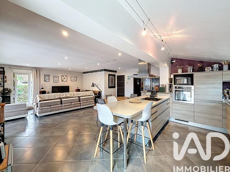 Maison - 160 m² - 6 pièces