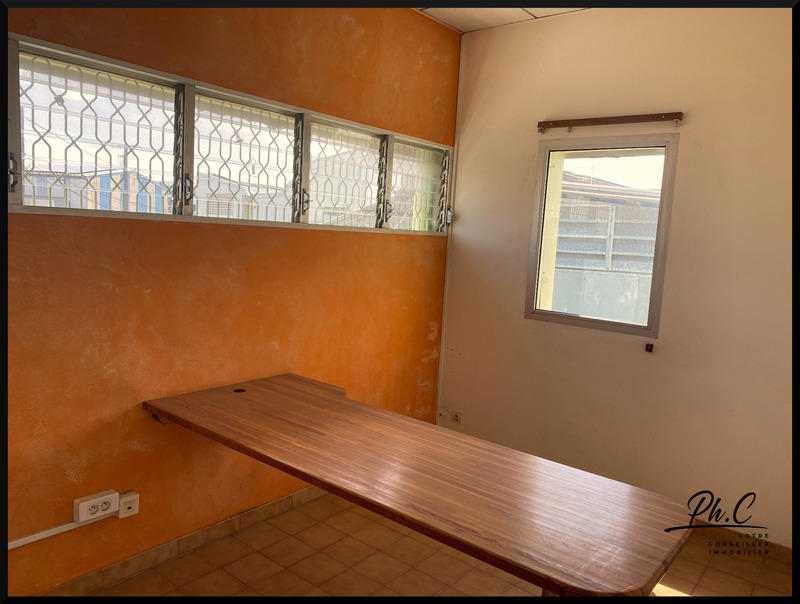 Bureau - 65 m² - 5 pièces