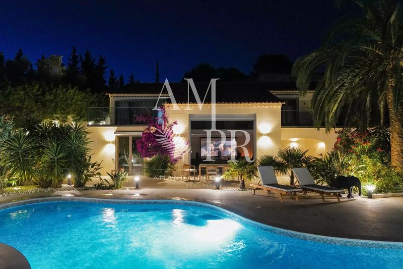 Villa - 400 m² - 9 pièces