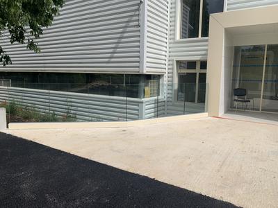 Local commercial - 408 m² - 7 pièces