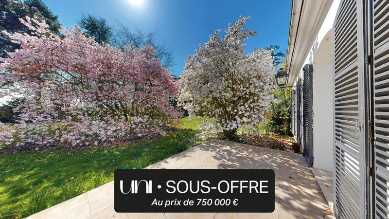 Maison - 318 m² - 8 pièces