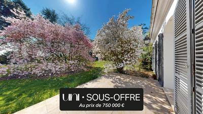 Maison - 318 m² - 8 pièces