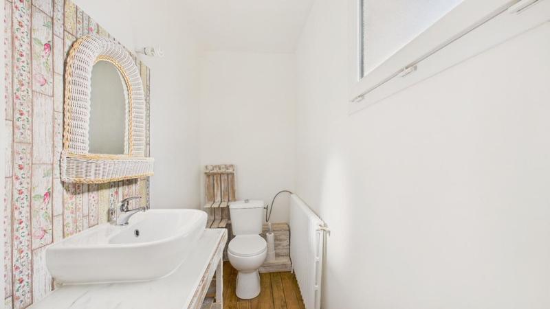 Maison - 240 m² - 10 pièces