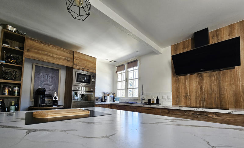 Villa - 270 m² - 8 pièces