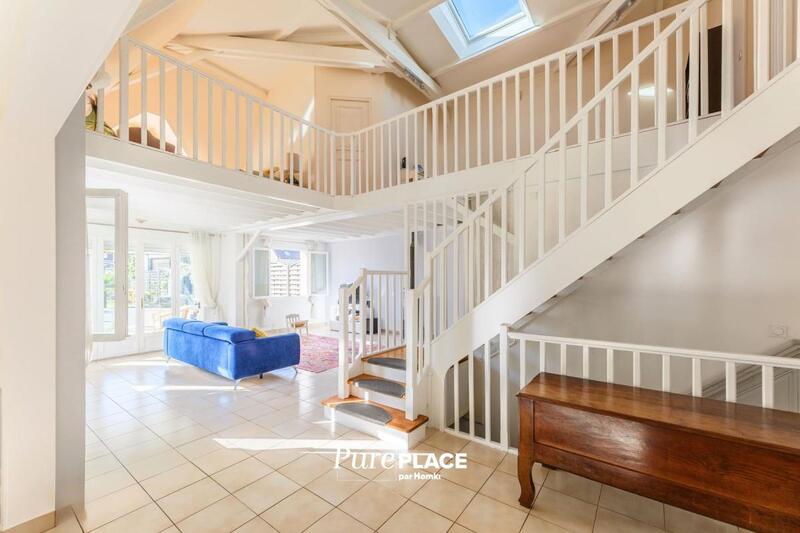 Maison - 220 m² - 7 pièces