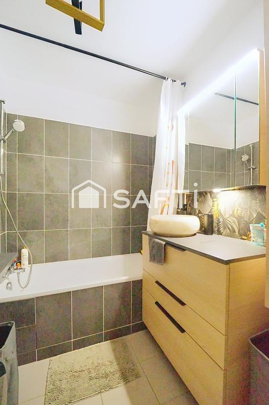 Appartement - 99 m² - 4 pièces