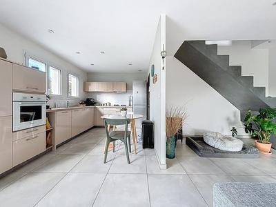 Maison - 108 m² - 4 pièces