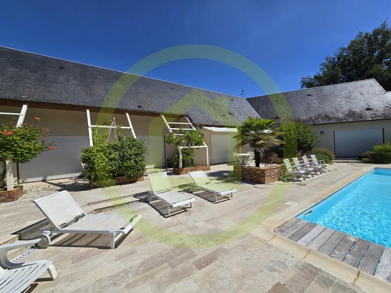 Maison - 260 m² - 6 pièces