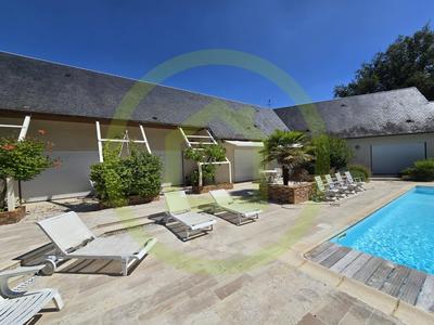 Maison - 260 m² - 6 pièces