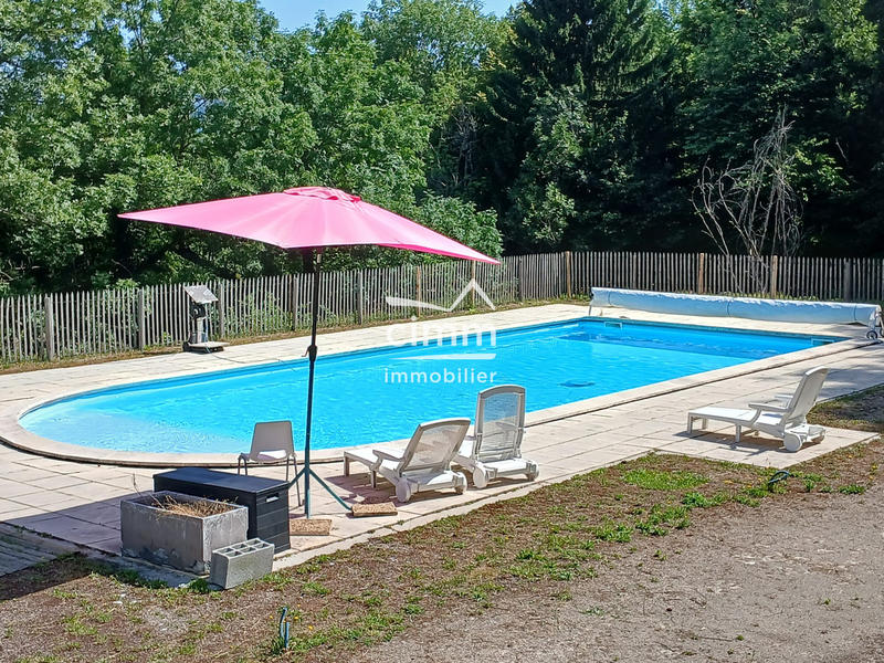 Maison - 240 m² - 4 pièces