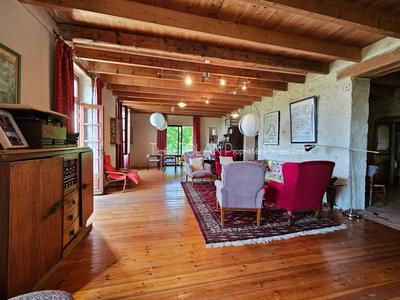 Maison - 324 m² - 10 pièces