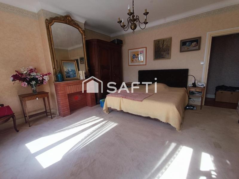 Maison - 245 m² - 7 pièces