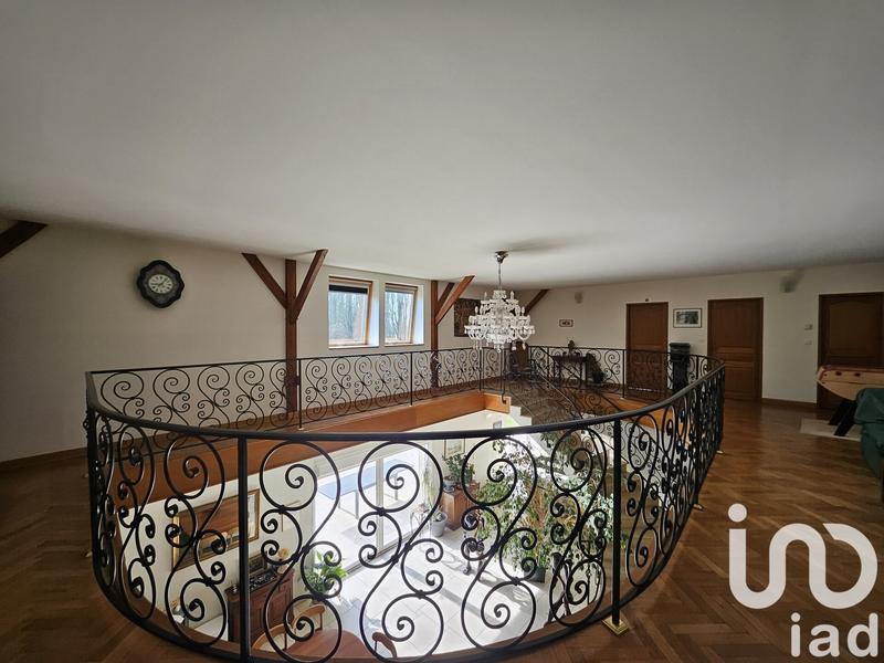 Maison - 360 m² - 10 pièces
