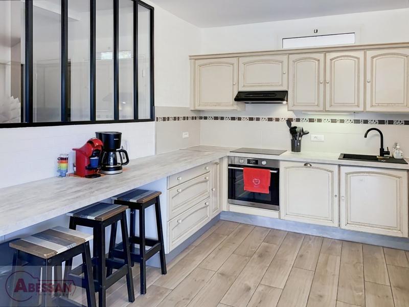 Maison - 200 m² - 7 pièces