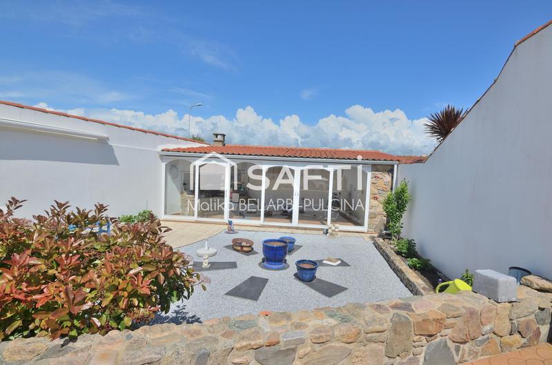 Villa - 208 m² - 9 pièces