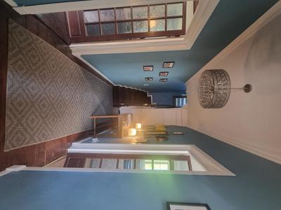 Maison - 220 m² - 7 pièces