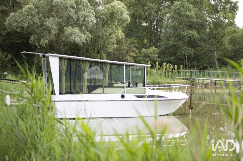 Local commercial - 22 000 m²