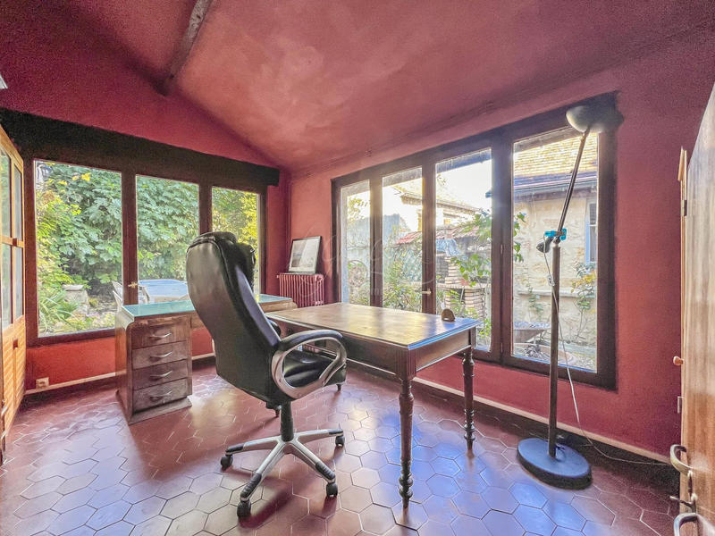 Maison traditionnelle - 294 m² - 15 pièces