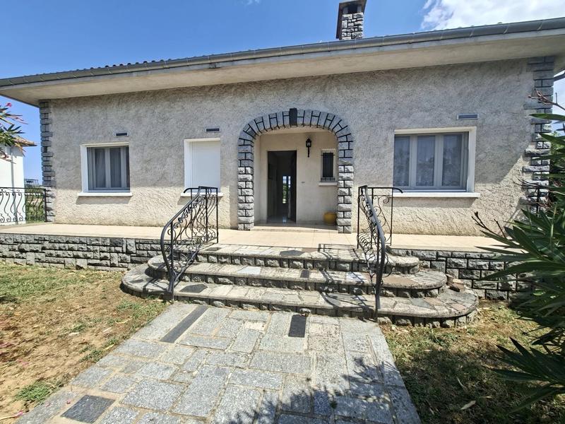 Maison - 93 m² - 4 pièces