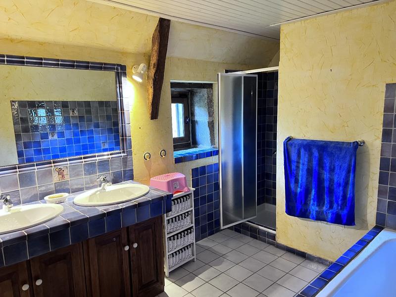 Maison - 200 m² - 7 pièces