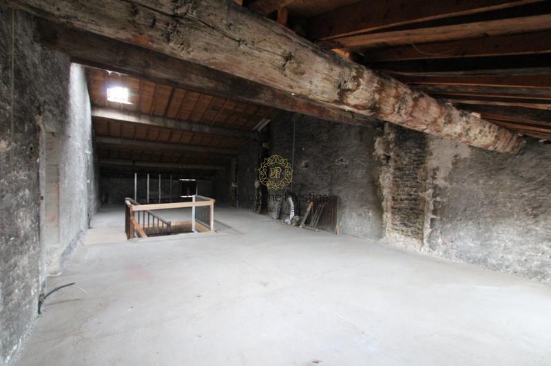 Immeuble - 246 m² - 9 pièces