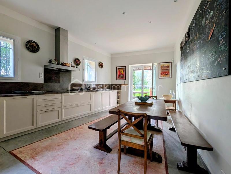 Maison de maîtres - 384 m² - 12 pièces