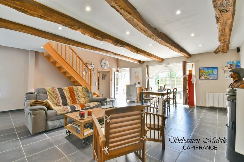 Maison - 212 m² - 7 pièces