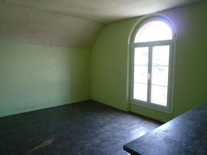 Propriété - 230 m² - 11 pièces