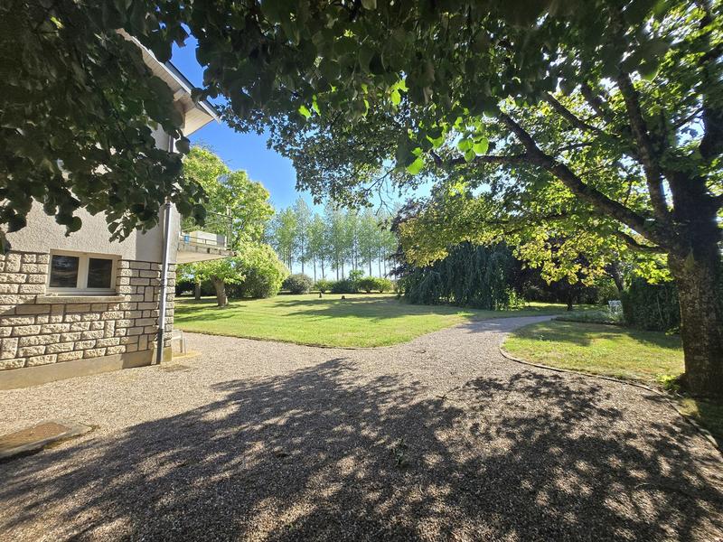 Maison - 393 m² - 10 pièces